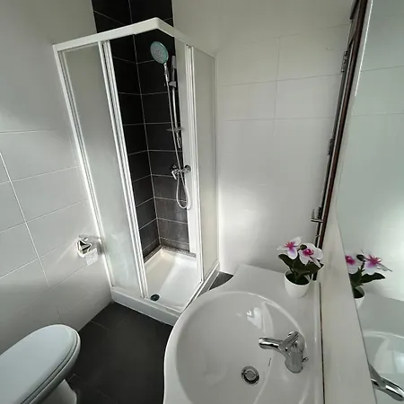 One Bedroom Penthouse Apartment *