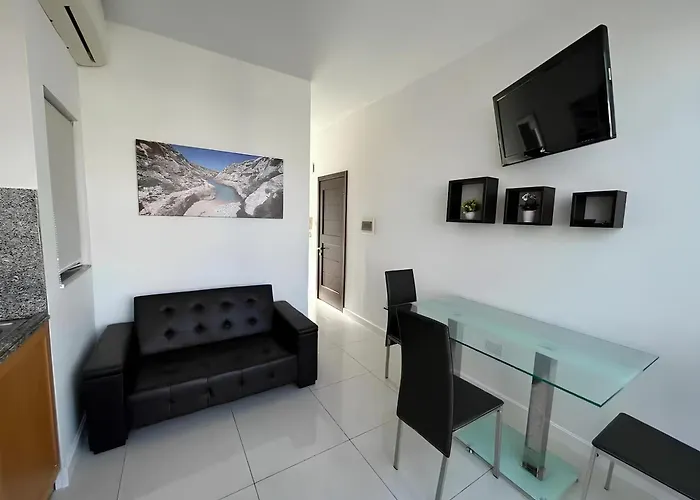 & Modern Penthouse *